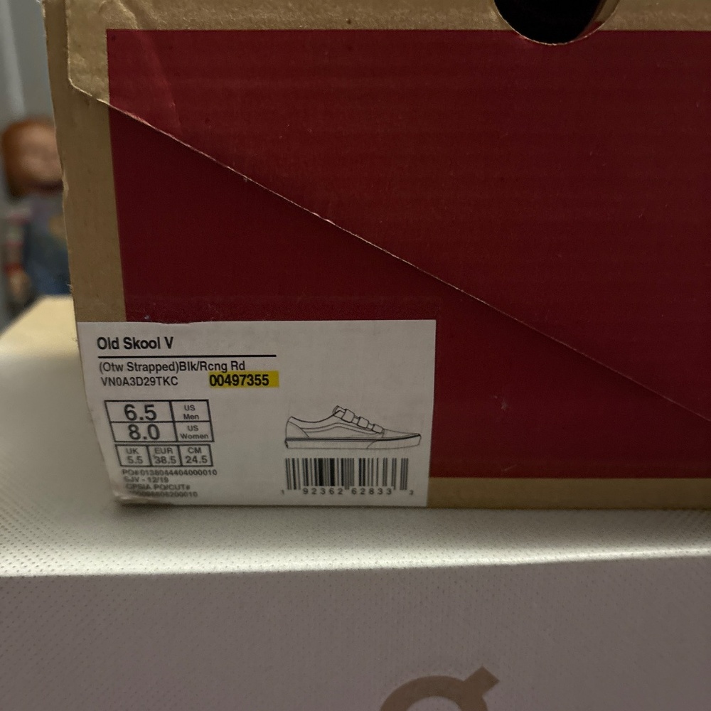 Shoes - Picture 4 of 4